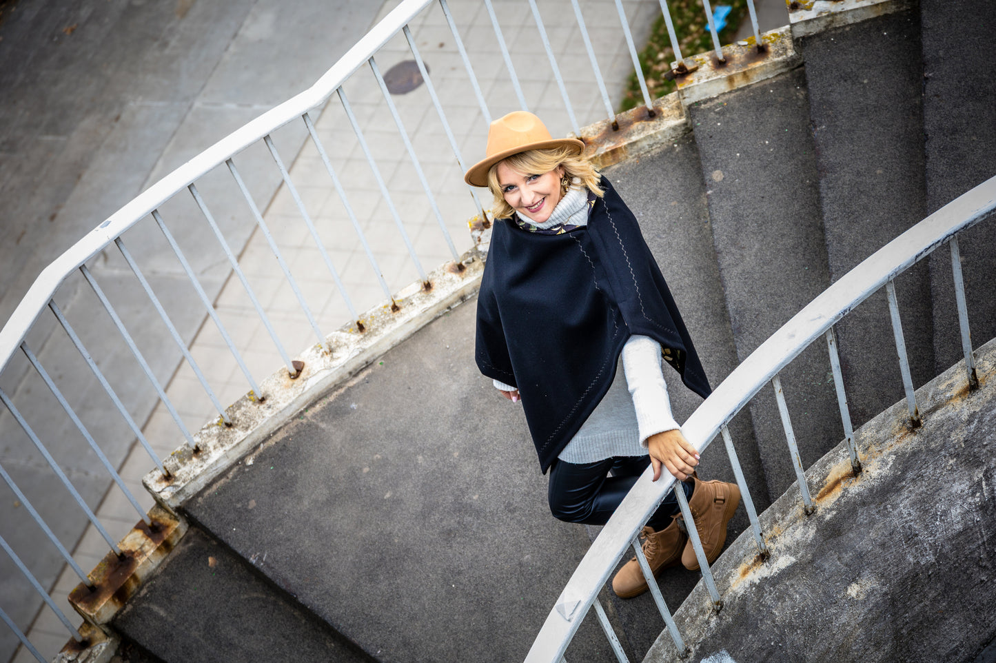 Dryad Poncho in Black