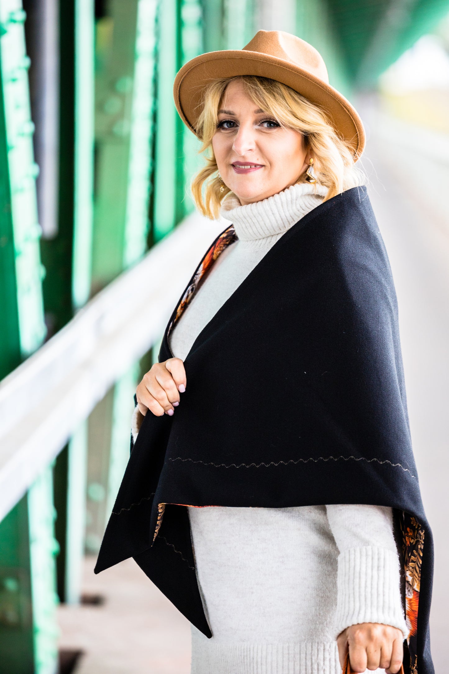 Fox Scarf in Black