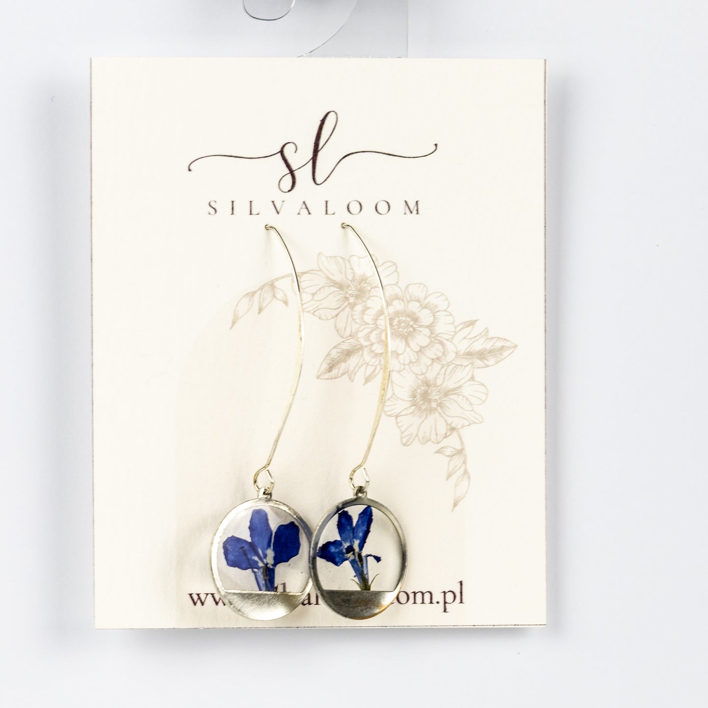 Long earrings with resin