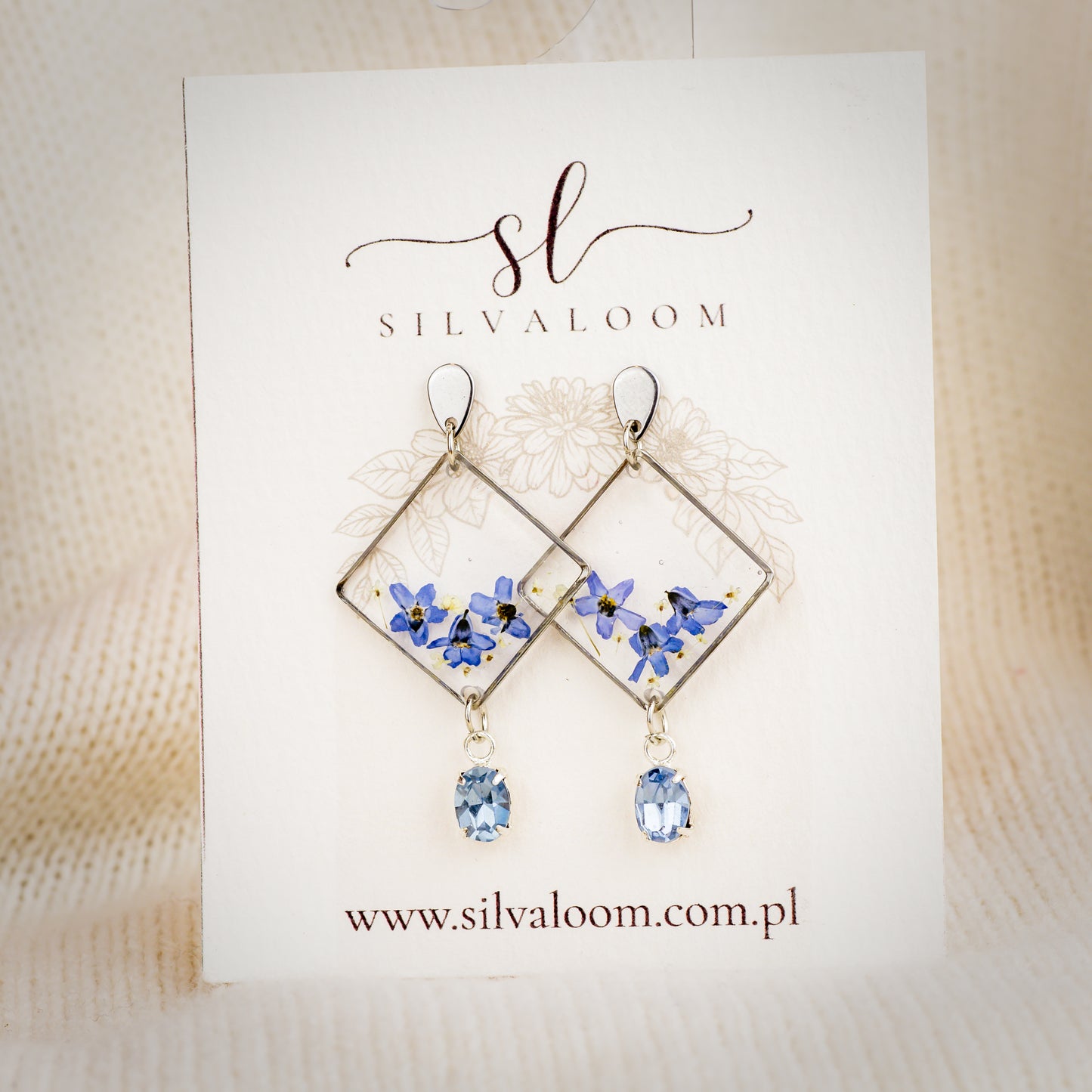 Diamond earrings with blue flowers and Preciosa crystals – surgical steel | Silvaloom